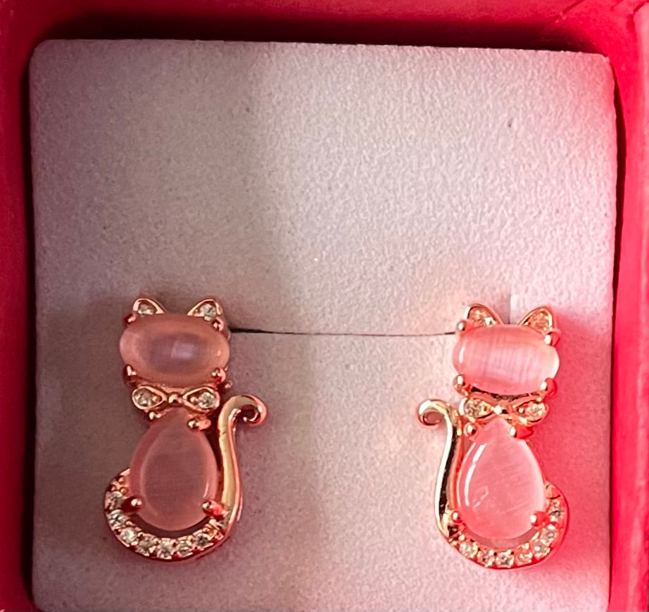 Cat - stud earrings - pink