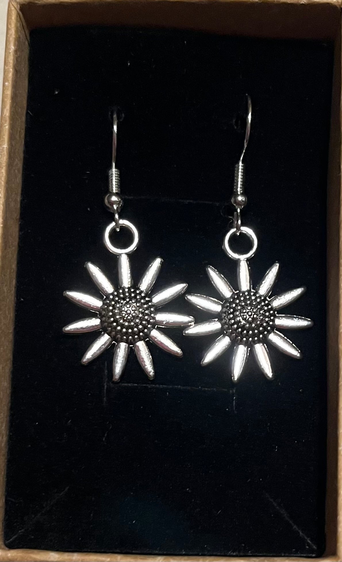 Flower earrings jewellery
