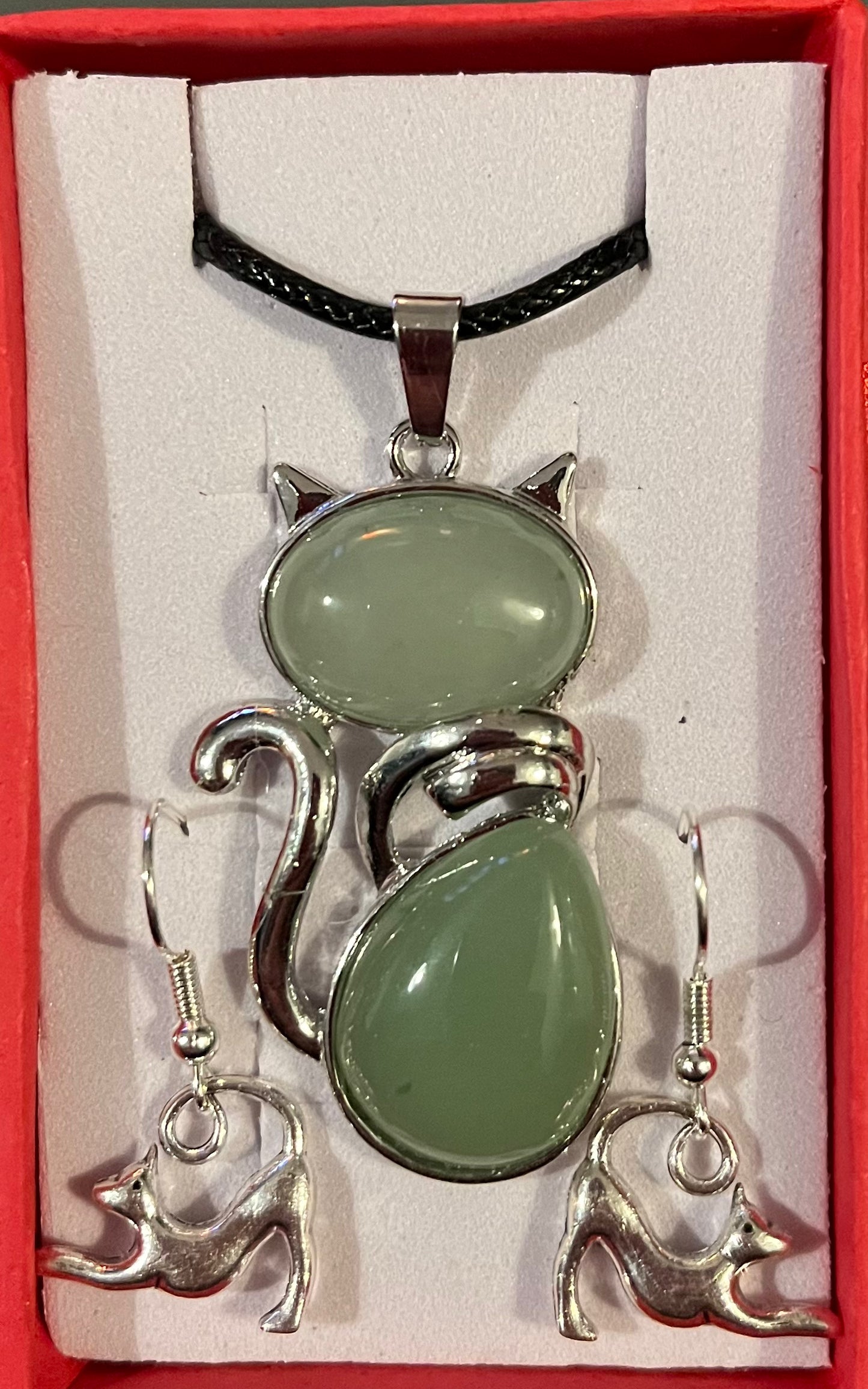Cat -Green chalcedony style 2pc jewellery Gift set