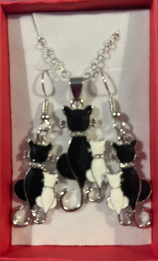Black/ white cat 2pc jewellery gift set