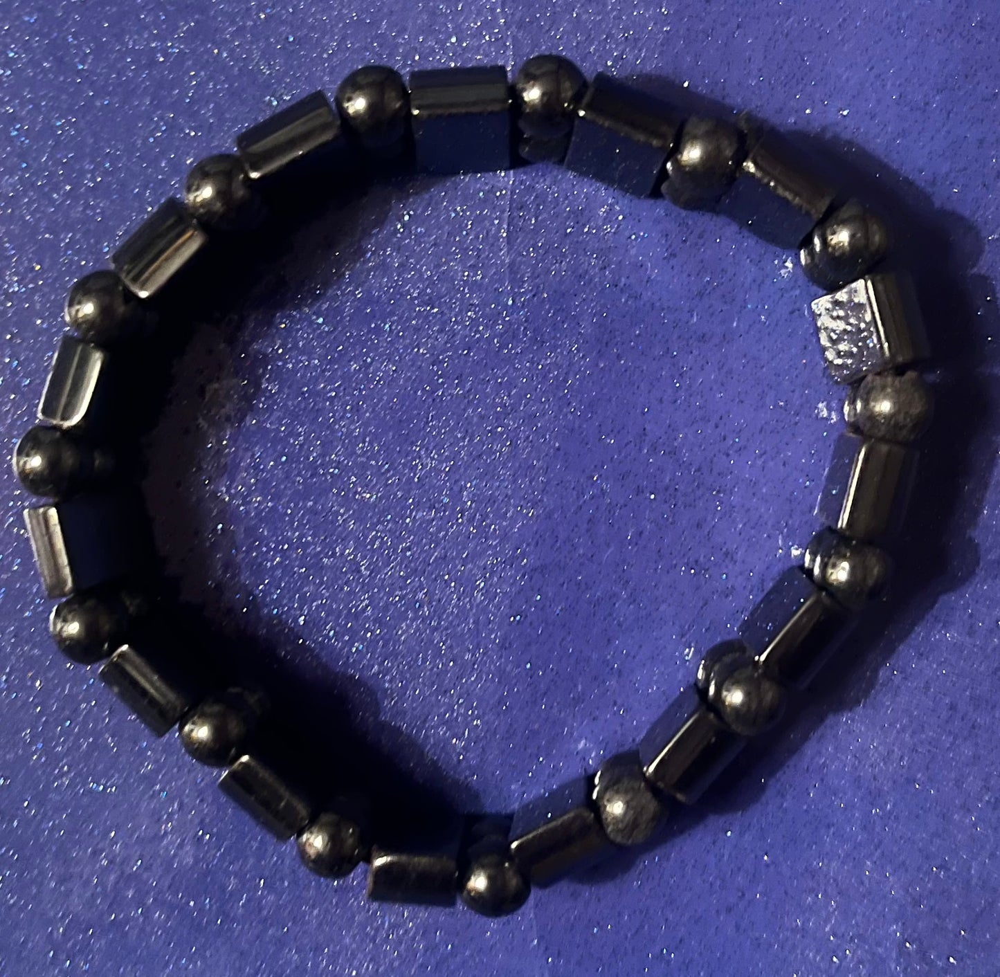 Magnetic jewellery bracelet