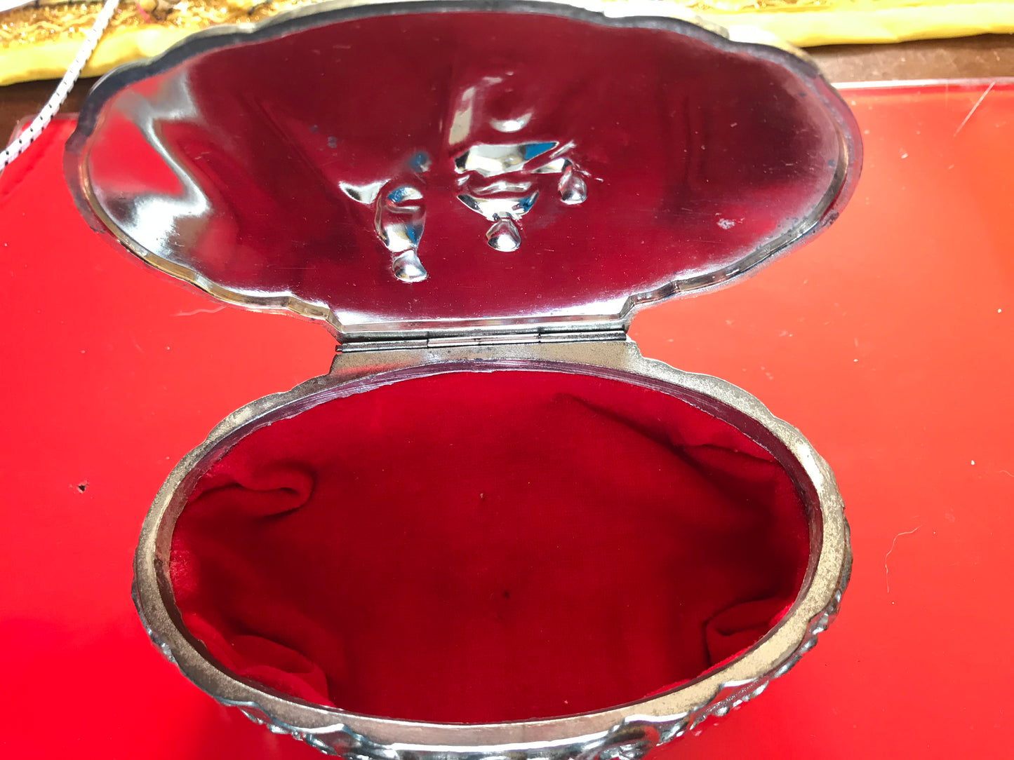 1950/60’s Trinket jewellery lidded/ lined box 2nd hand