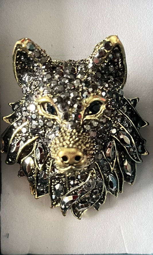 Dog brooch - Husky/ wolf