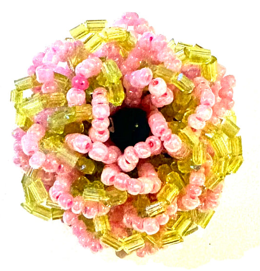 Micro bead flower ring - pink/green