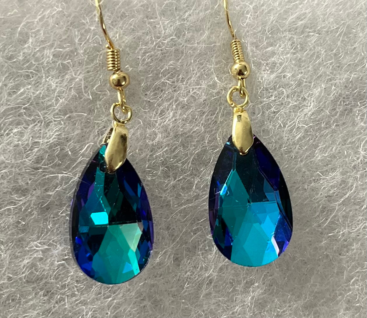 Earrings - droplet teal crystal effect