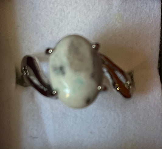 Ring - kiwi stone. Size Q