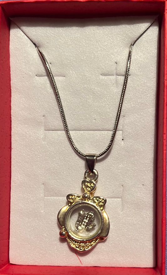Necklace- spinning snake