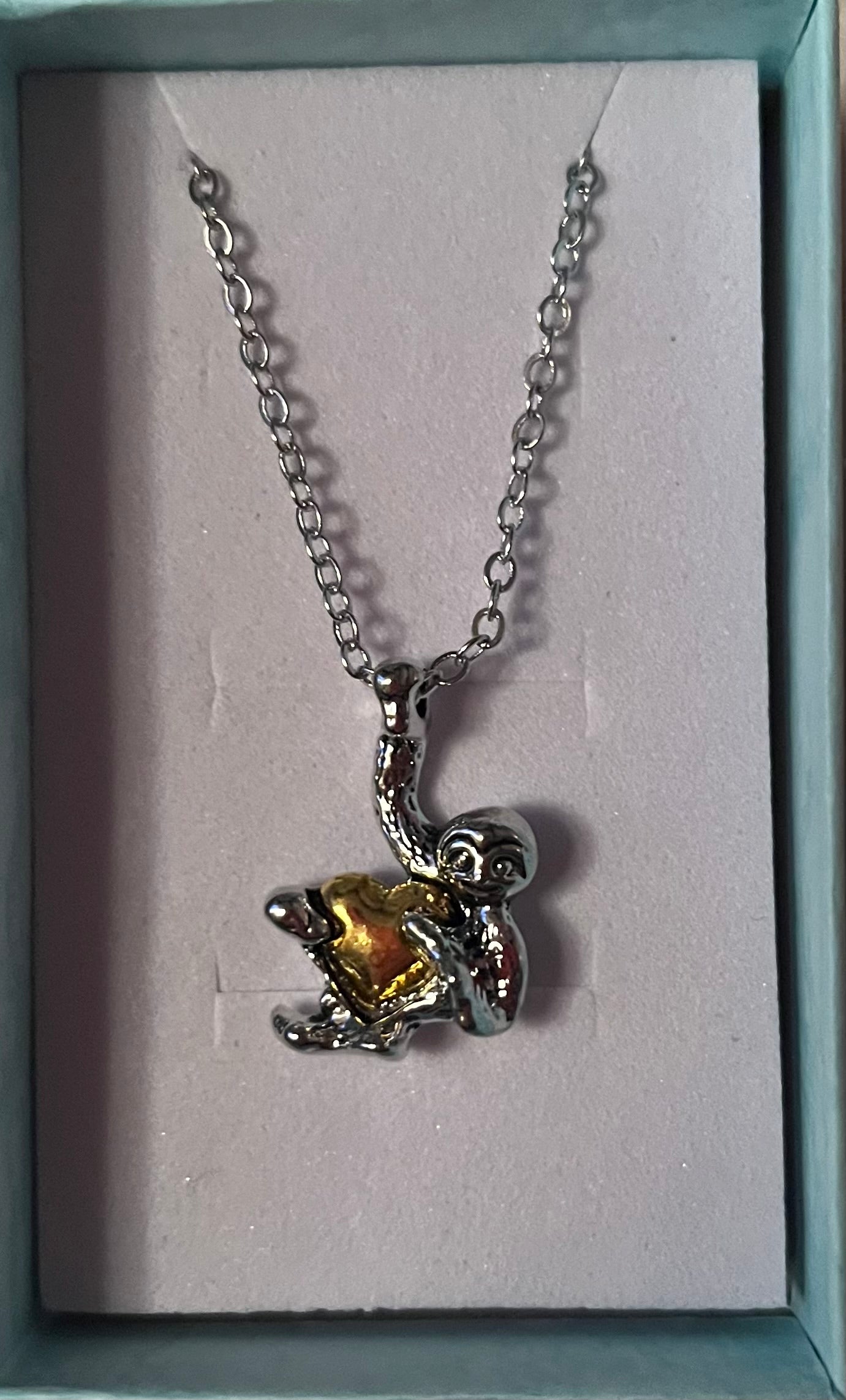 Sloth/heart jewellery necklace