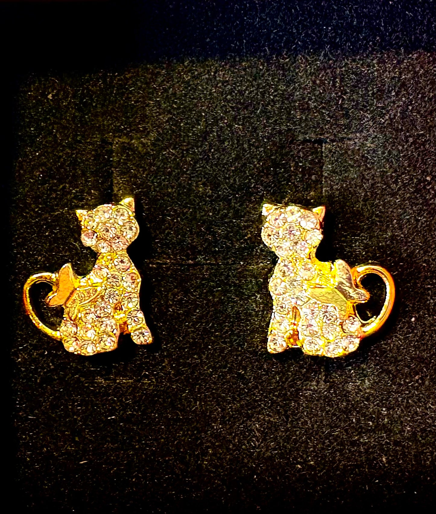 Cat earrings- gold coloured